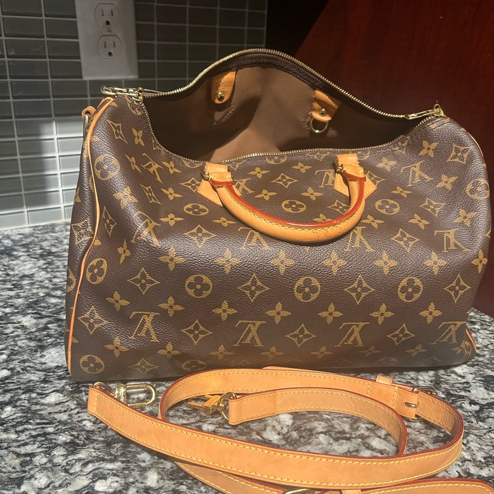 Louis Vuitton Monogram speedy bandoulier 35 full inclusion